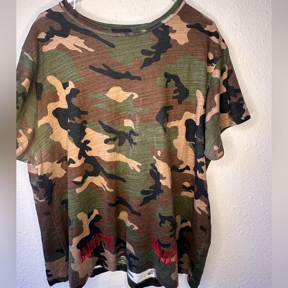 Off-white camo graphic tee